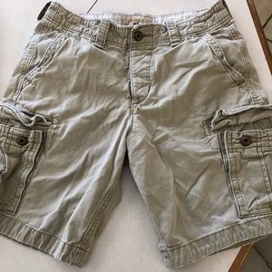 Hollister cargos size 30